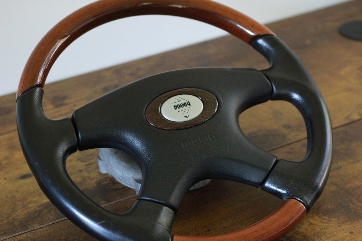 Momo Olympic Regal Leather / Mahogany Steering Wheel 360mm - Black