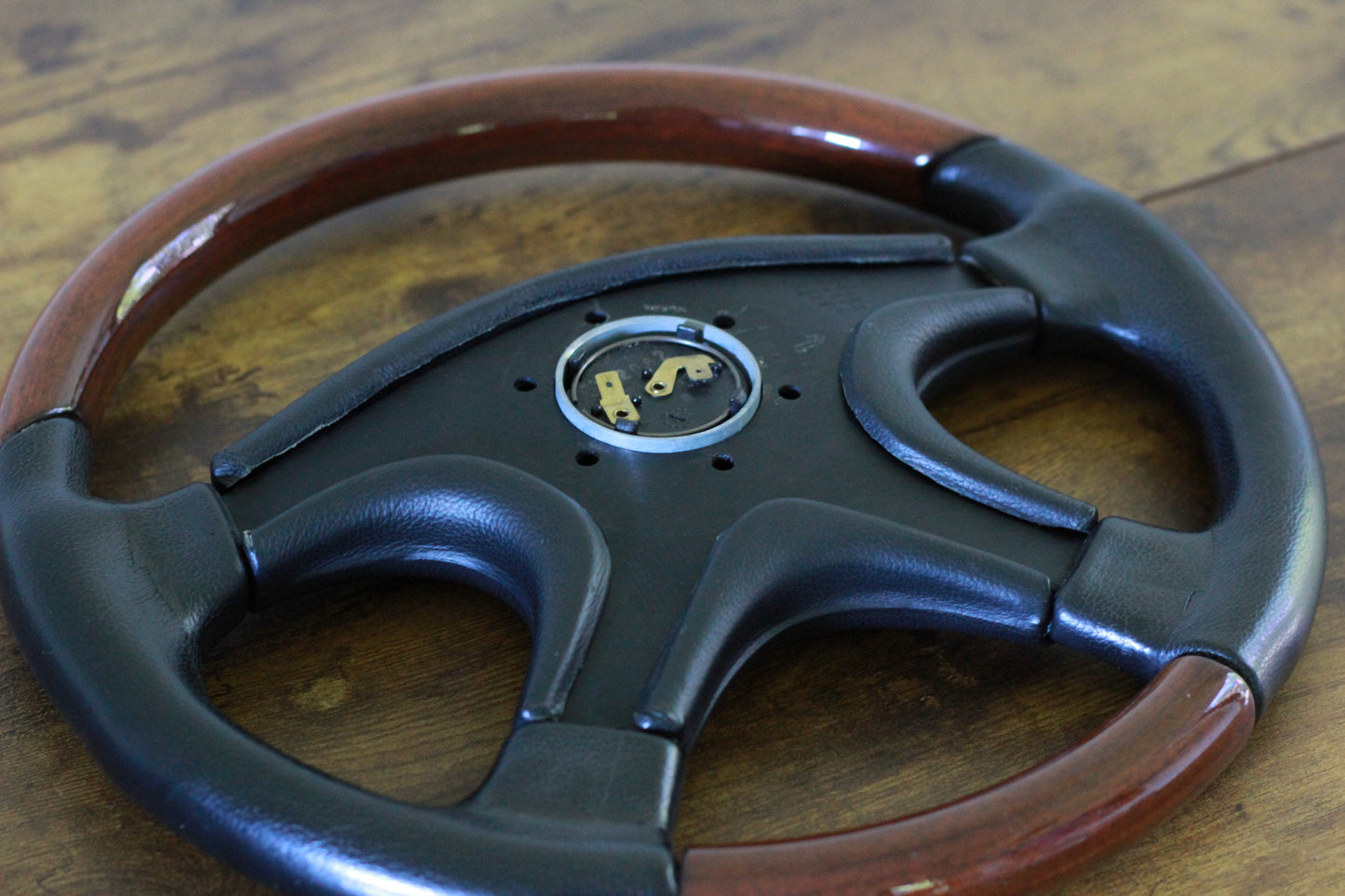 Momo Olympic Regal Leather / Mahogany Steering Wheel 360mm - Black