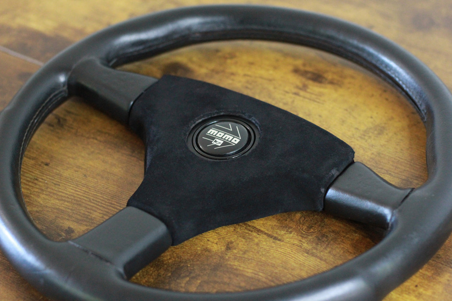 MOMO Ghibli 3 350mm Steering Wheel & Horn Pad - Black/Leather