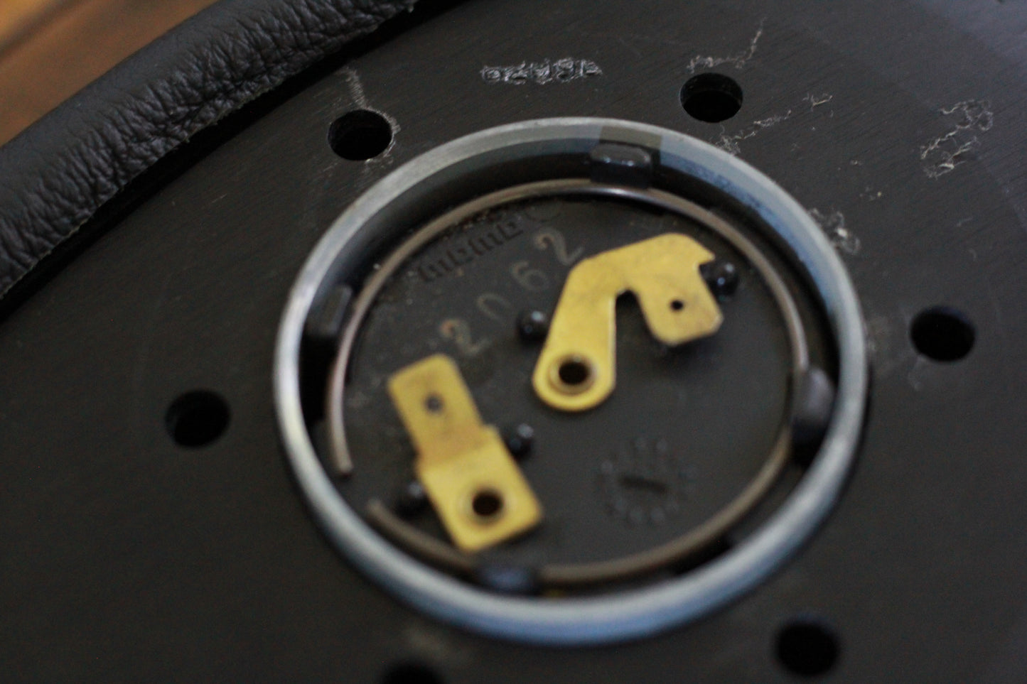 Momo Olympic Regal Leather / Mahogany Steering Wheel 360mm - Black