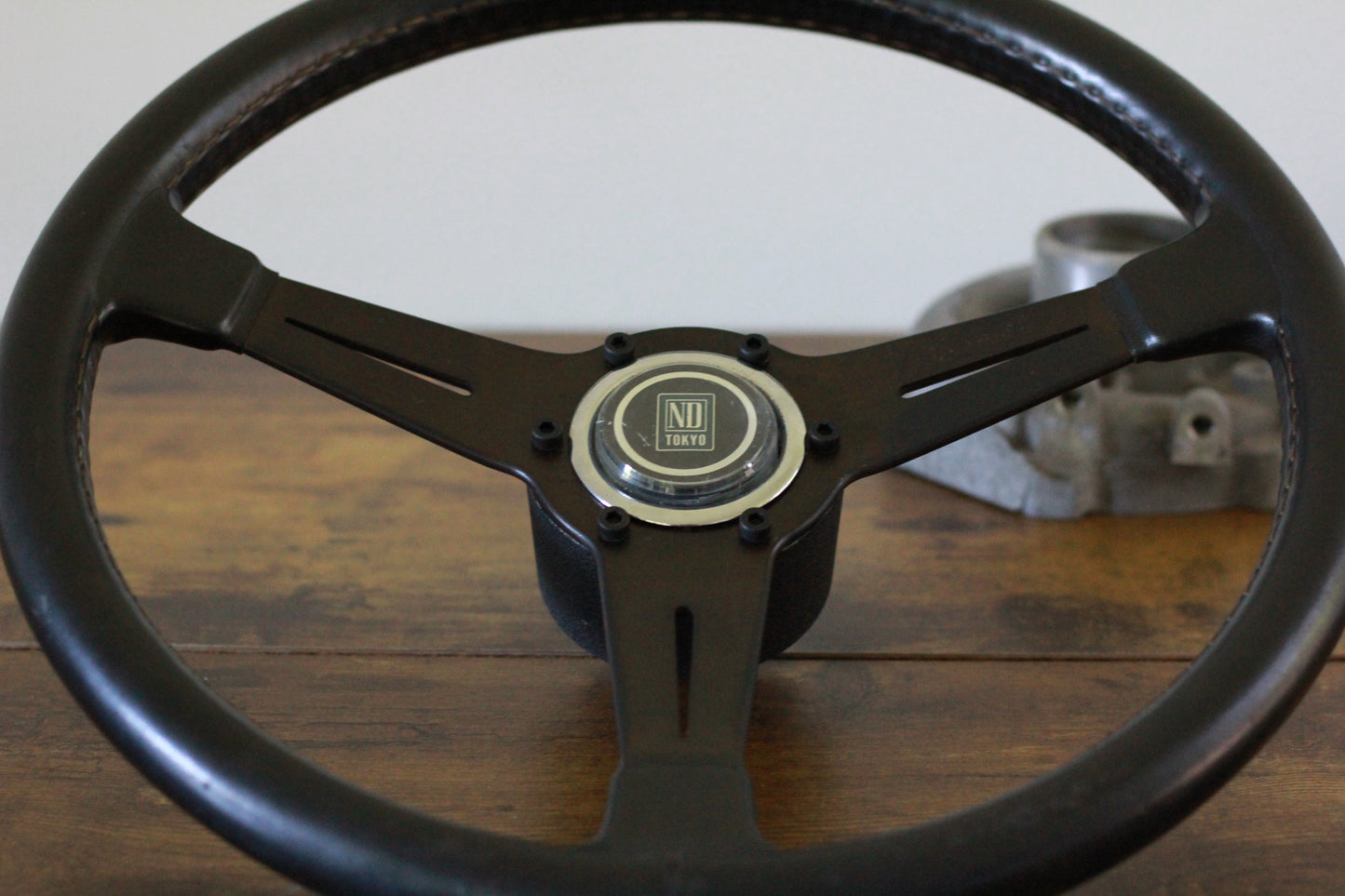 Nardi FET Classic Leather Steering Wheel / Nardi Tokyo Horn Button 365mm - Black