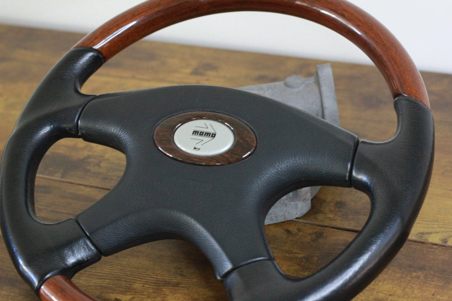 Momo Olympic Regal Leather / Mahogany Steering Wheel 360mm - Black