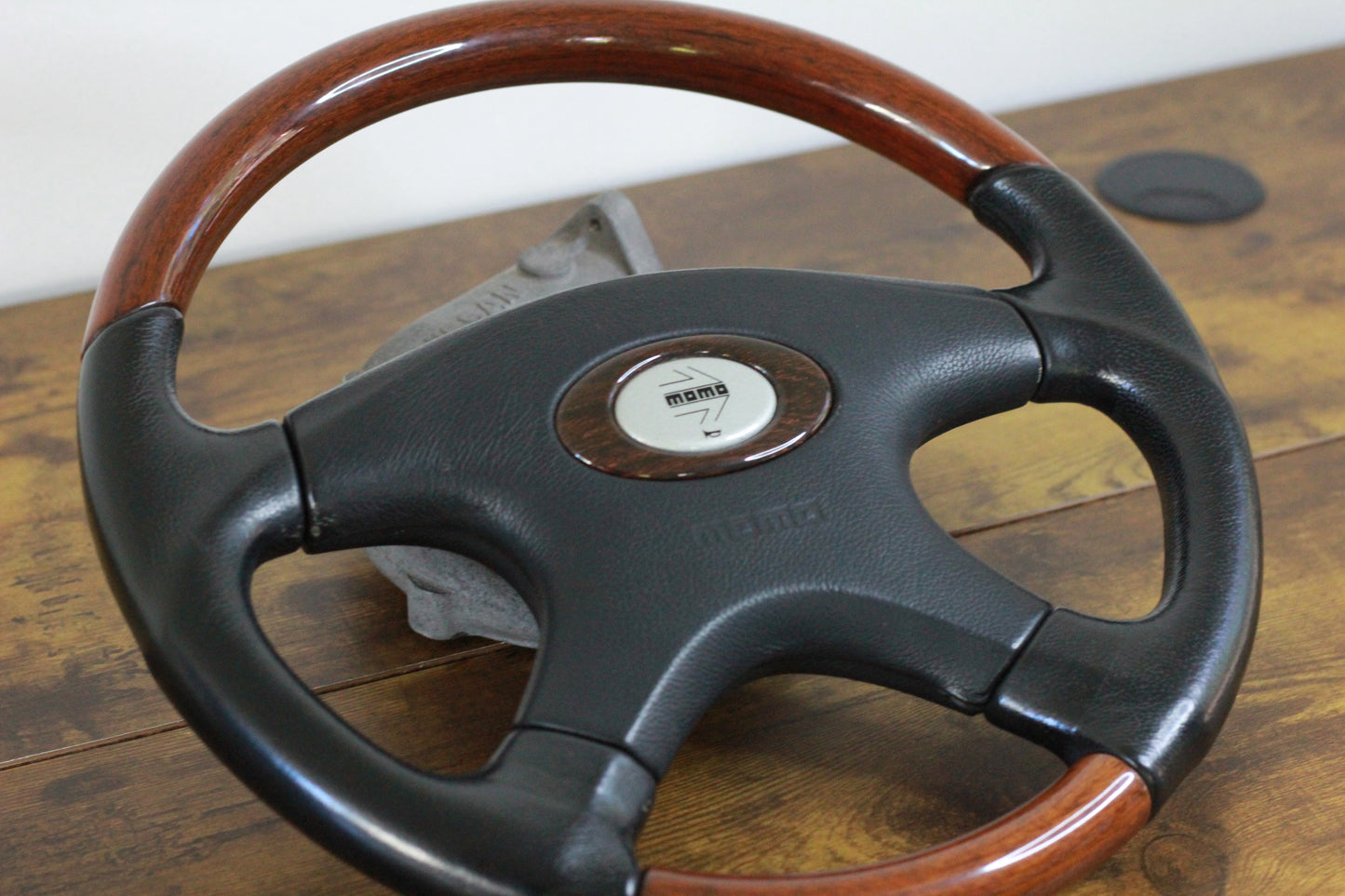 Momo Olympic Regal Leather / Mahogany Steering Wheel 360mm - Black