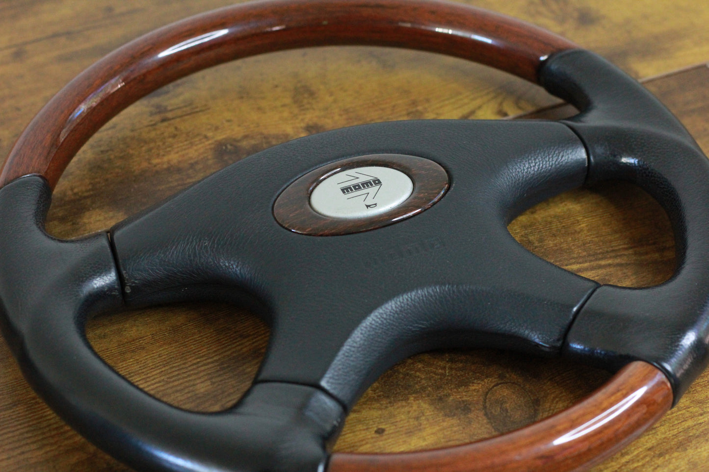 Momo Olympic Regal Leather / Mahogany Steering Wheel 360mm - Black