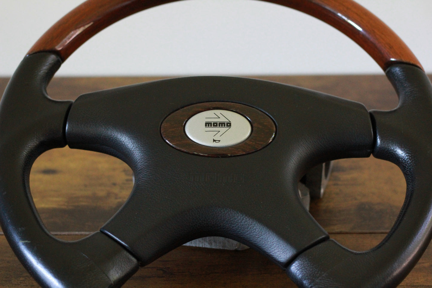 Momo Olympic Regal Leather / Mahogany Steering Wheel 360mm - Black