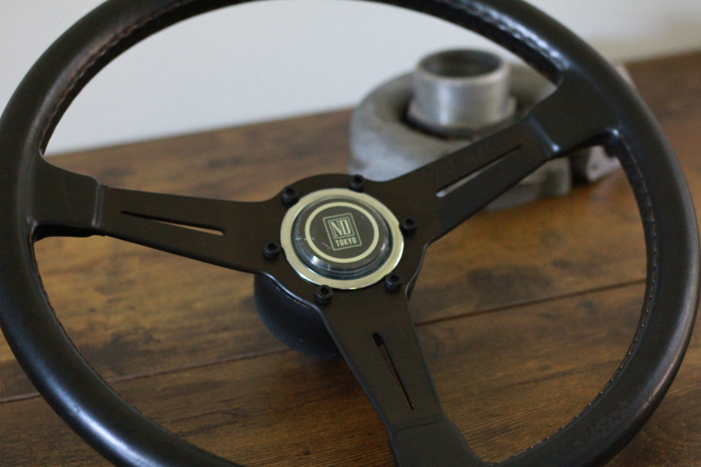 Nardi FET Classic Leather Steering Wheel / Nardi Tokyo Horn Button 365mm - Black