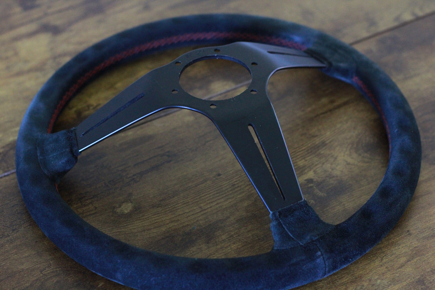 Nardi FET Deep Corn Suede Steering Wheel Horn Button 365mm - Black / Red Stitch