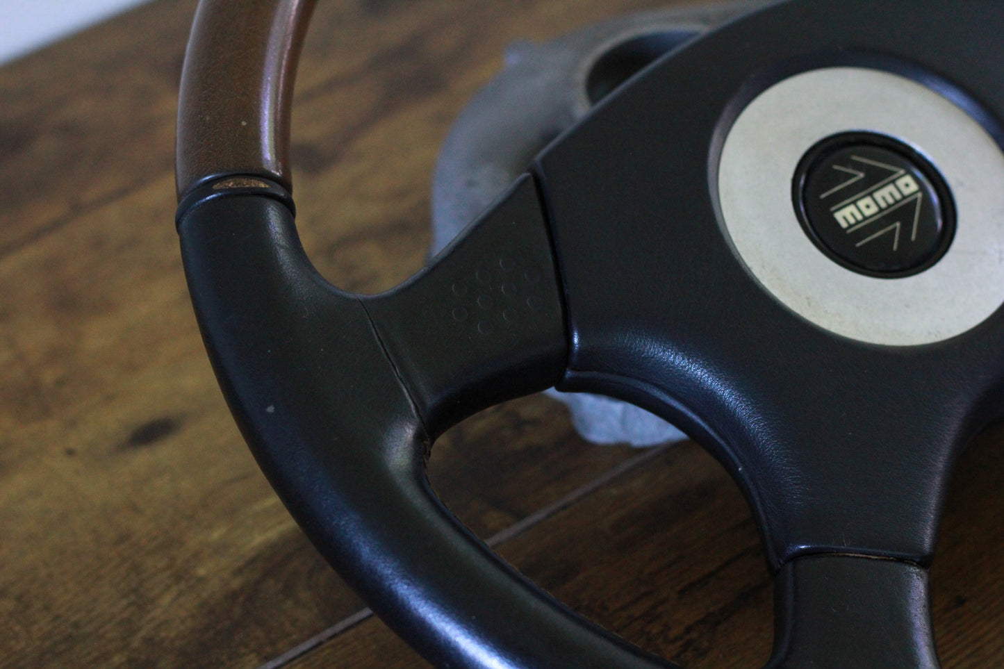 Momo Olympic 3 Leather / Mahogany Steering Wheel 360mm - Black