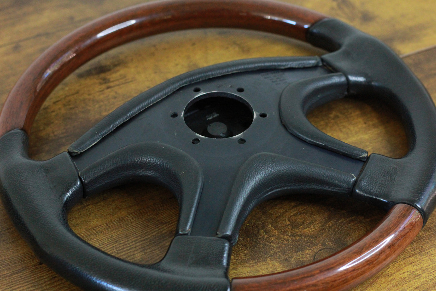 Momo Olympic Regal Leather / Mahogany Steering Wheel 360mm - Black