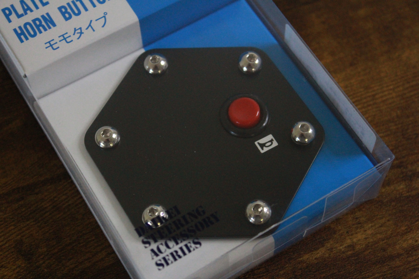 Daikei MOMO Plate Horn Button - Red / Black