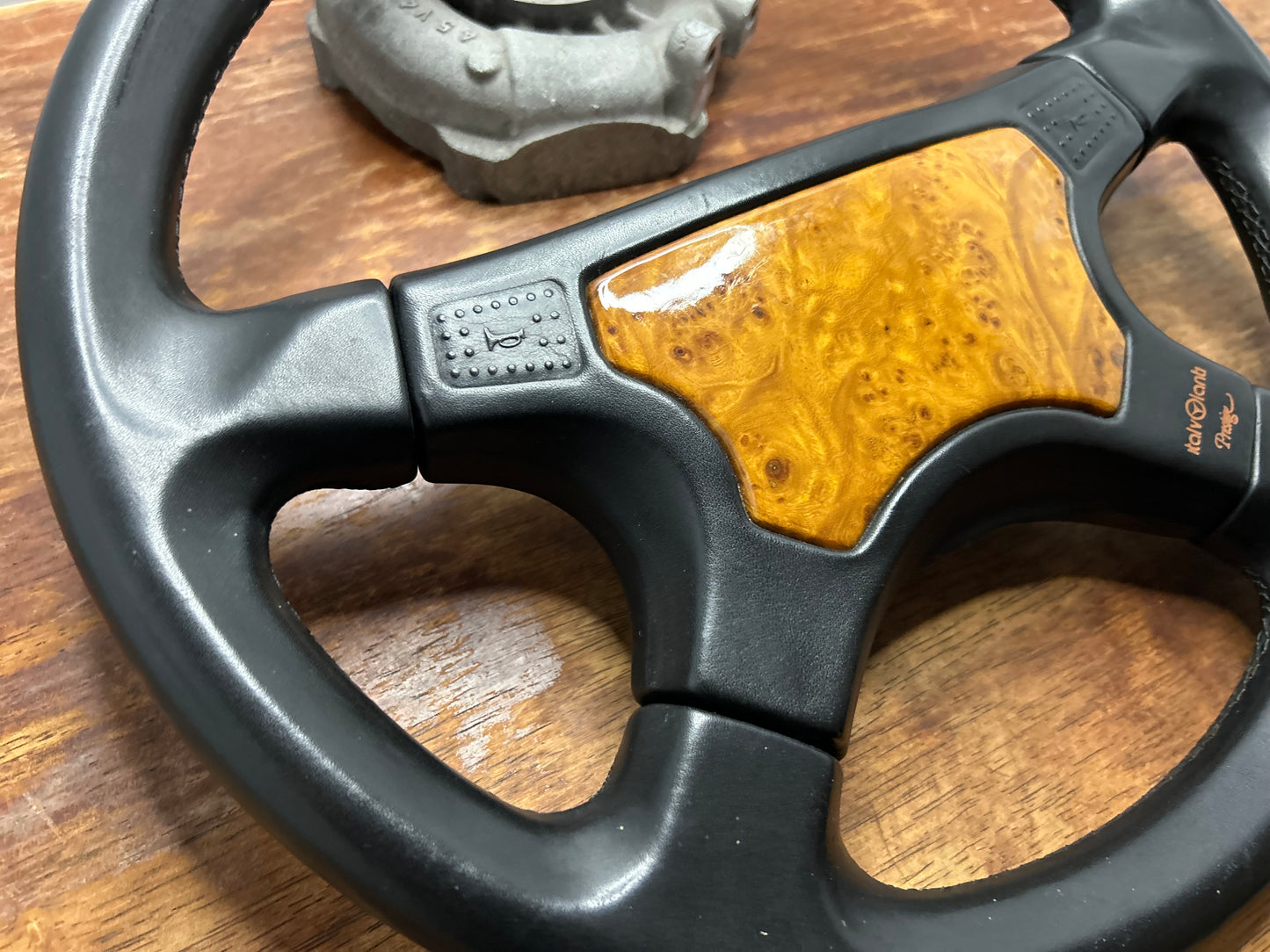 Italvolanti Prestige Leather Steering Wheel - Black / Woodgrain
