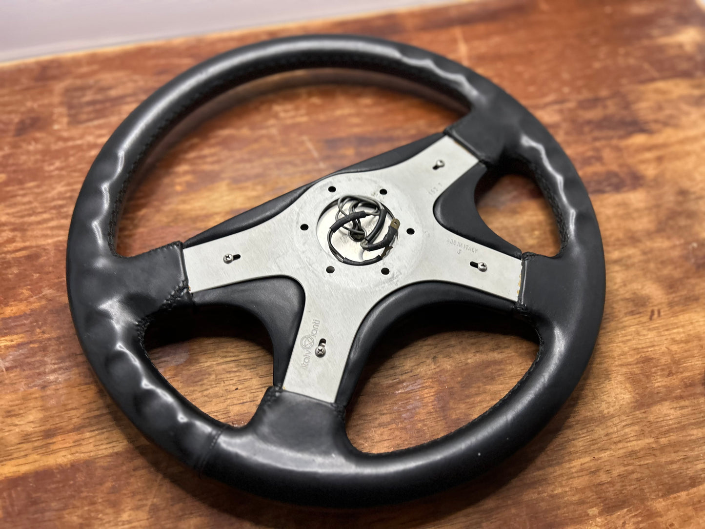 Italvolanti Prestige Leather Steering Wheel - Black / Woodgrain